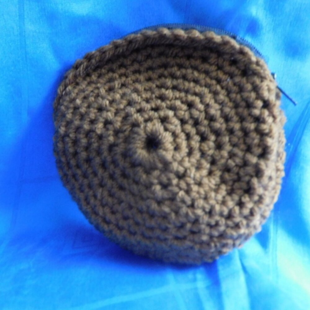 New Brown crocheted change purse with zipper and keyring